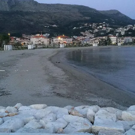 Happy Place Podstrana